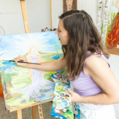 Auftragskunst 3 nina goeckel am gemaelde segen der weiblichkeit